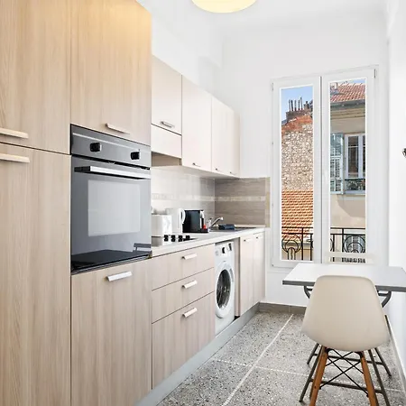 Апартаменты Renting - Notre Dame - Cosy Loft Perfect View On The Roofs *