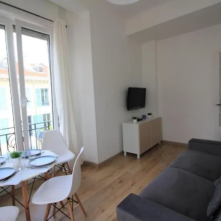Renting - Notre Dame - Cosy Loft Perfect View On The Roofs