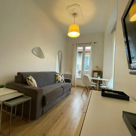 Renting - Notre Dame - Cosy Loft Perfect View On The Roofs アパート ニース