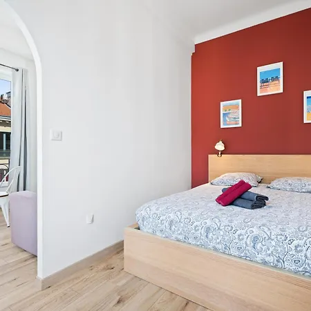 Renting - Notre Dame - Cosy Loft Perfect View On The Roofs Nice